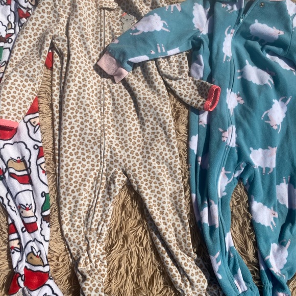 Carter Fleece Sleepers - Picture 3 of 4